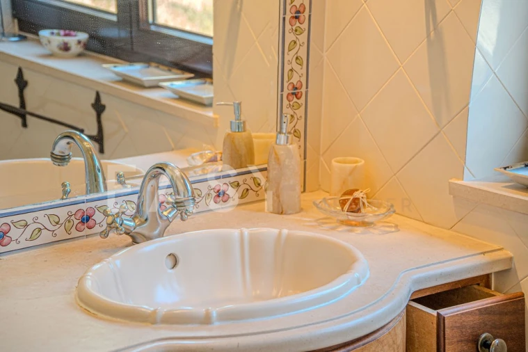 Moradia T7 para Venda em Guia Foto 95