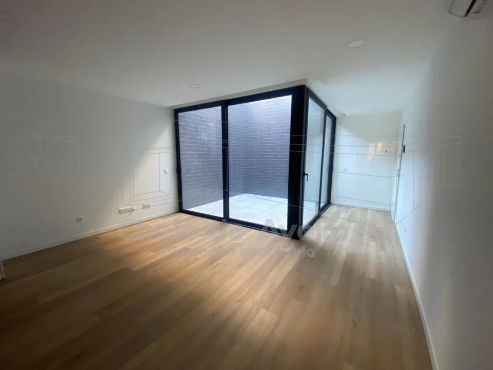 Apartamento T1 para Venda em Glória e Vera Cruz Foto 6