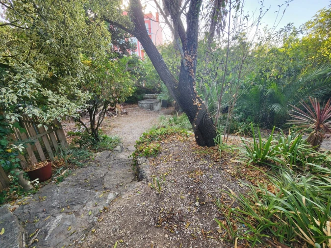 Terreno para Venda em Carcavelos e Parede Foto 2