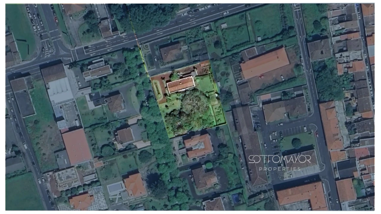 Moradia T5 para Venda em Ponta Delgada (São Sebastião) Foto 68