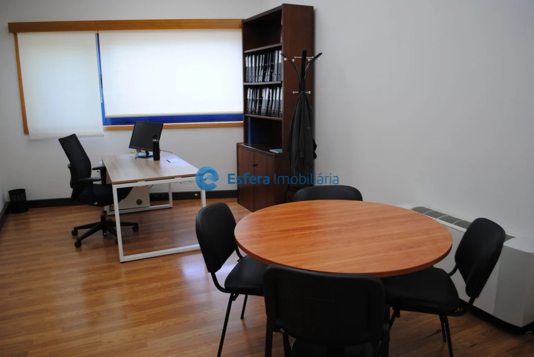 Loja para Arrendamento em Castêlo da Maia Foto 8