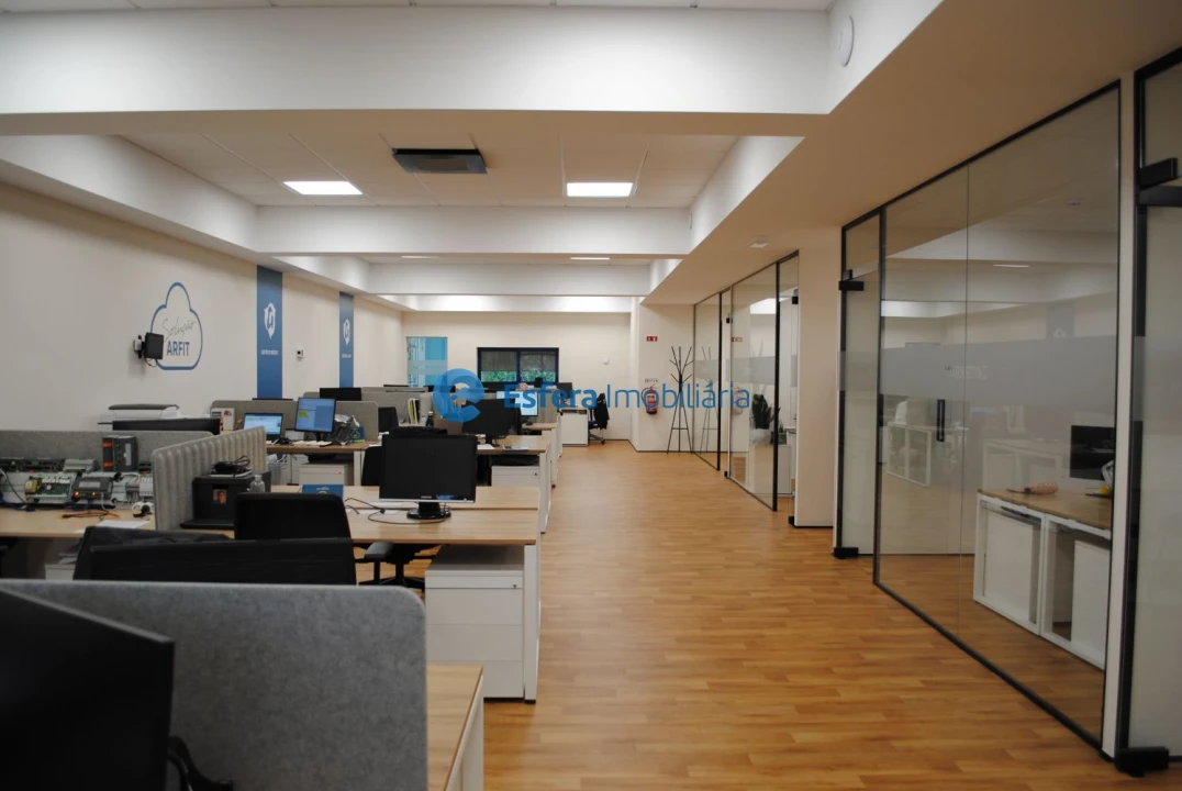 Loja para Arrendamento em Castêlo da Maia Foto 13