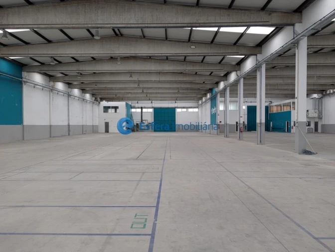 Loja para Arrendamento em Moreira Foto 17