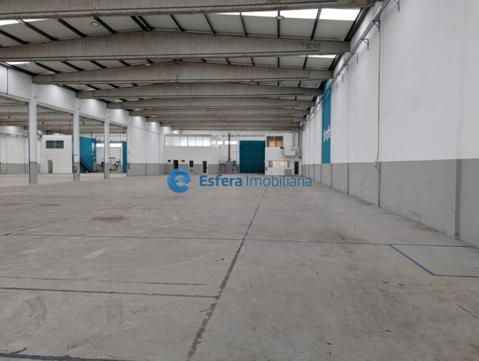 Loja para Arrendamento em Moreira Foto 13