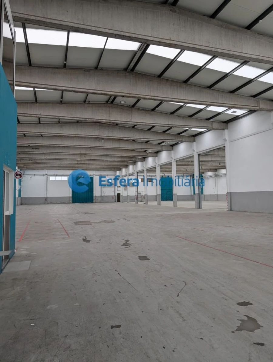 Loja para Arrendamento em Moreira Foto 4