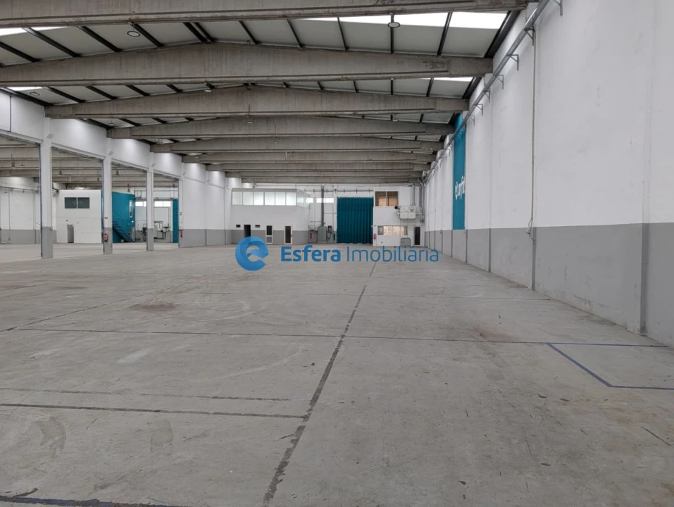 Loja para Arrendamento em Moreira Foto 13