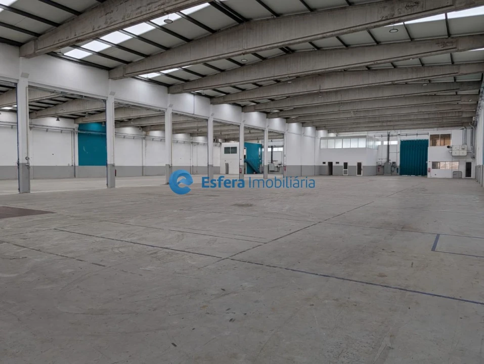 Loja para Arrendamento em Moreira Foto 16