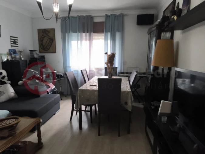 Apartamento T3 para Venda em Seixal, Arrentela e Aldeia de Paio Pires Foto 2