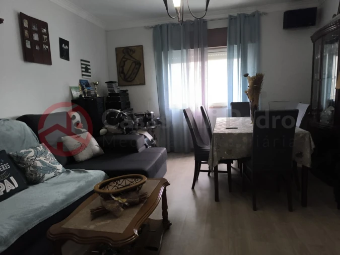 Apartamento T3 para Venda em Seixal, Arrentela e Aldeia de Paio Pires Foto 1