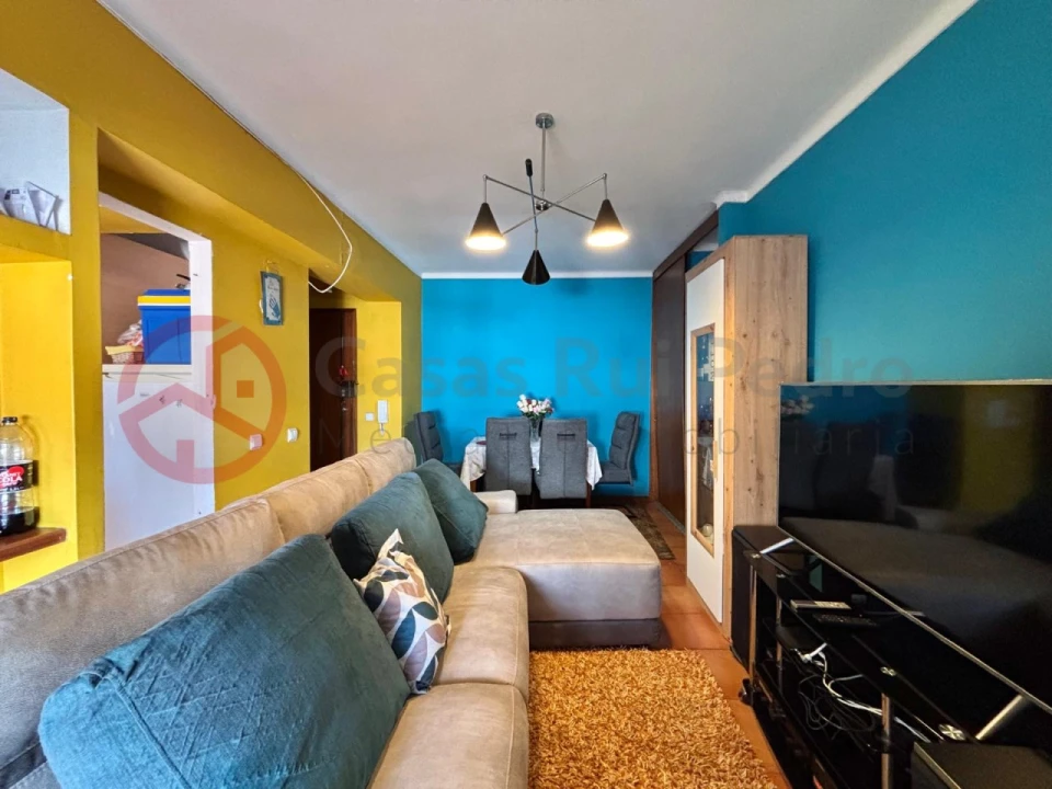 Apartamento T1 para Venda em Laranjeiro e Feijó Foto 4