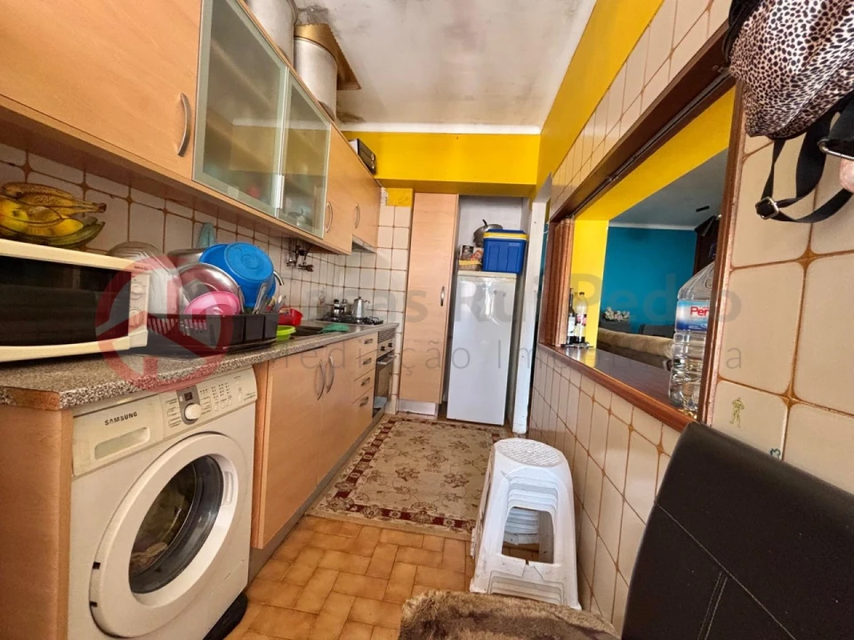 Apartamento T1 para Venda em Laranjeiro e Feijó Foto 8