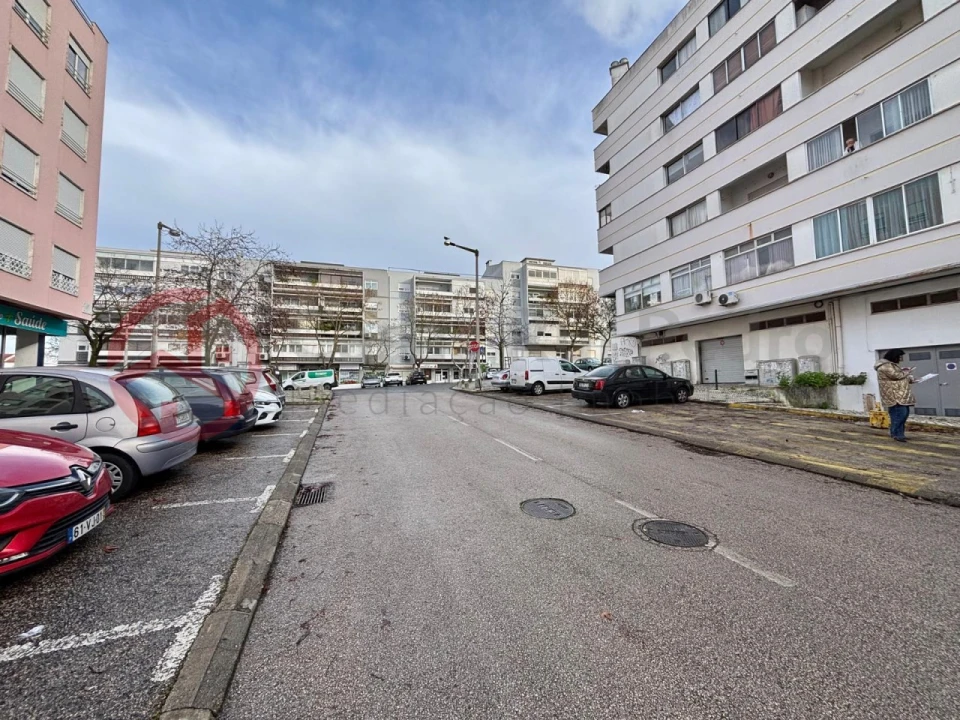 Apartamento T1 para Venda em Laranjeiro e Feijó Foto 14