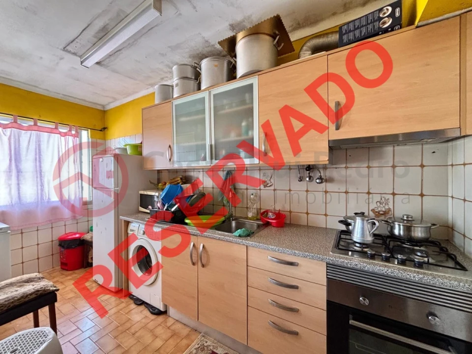 Apartamento T1 para Venda em Laranjeiro e Feijó Foto 1