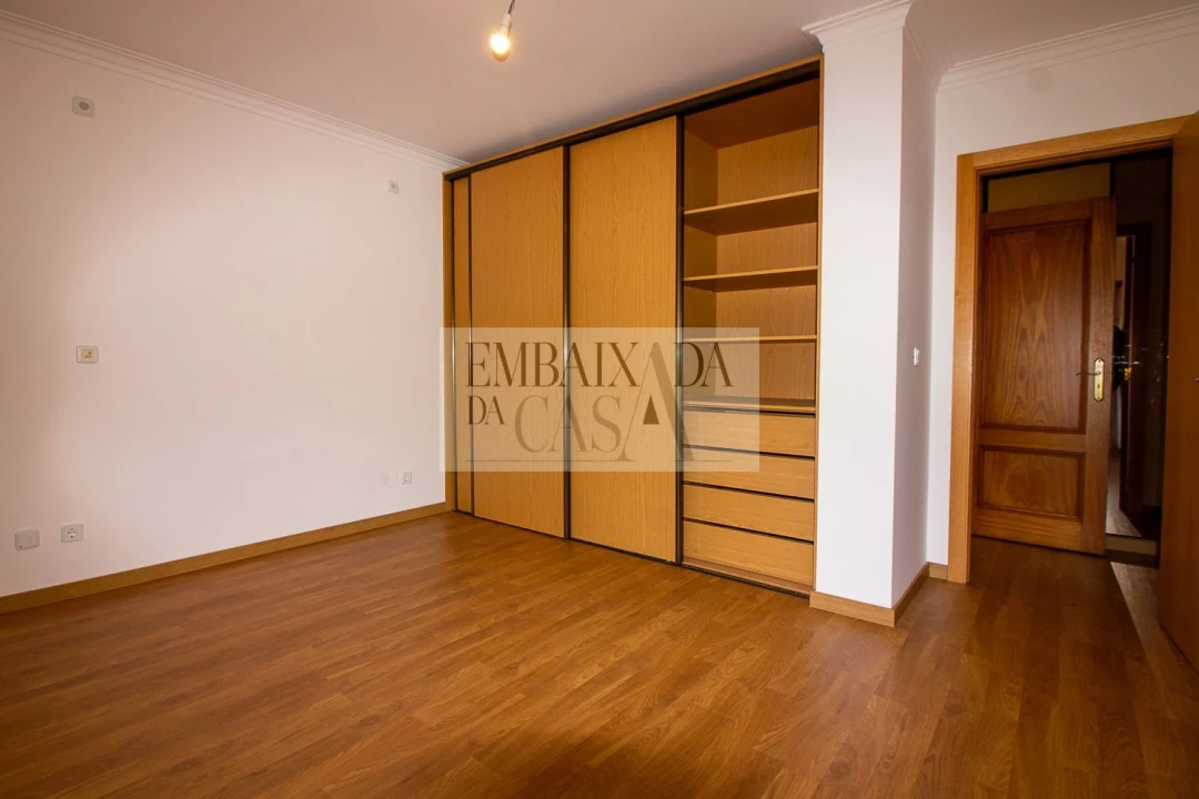 Moradia T4 para Venda em Sesimbra (Castelo) Foto 31