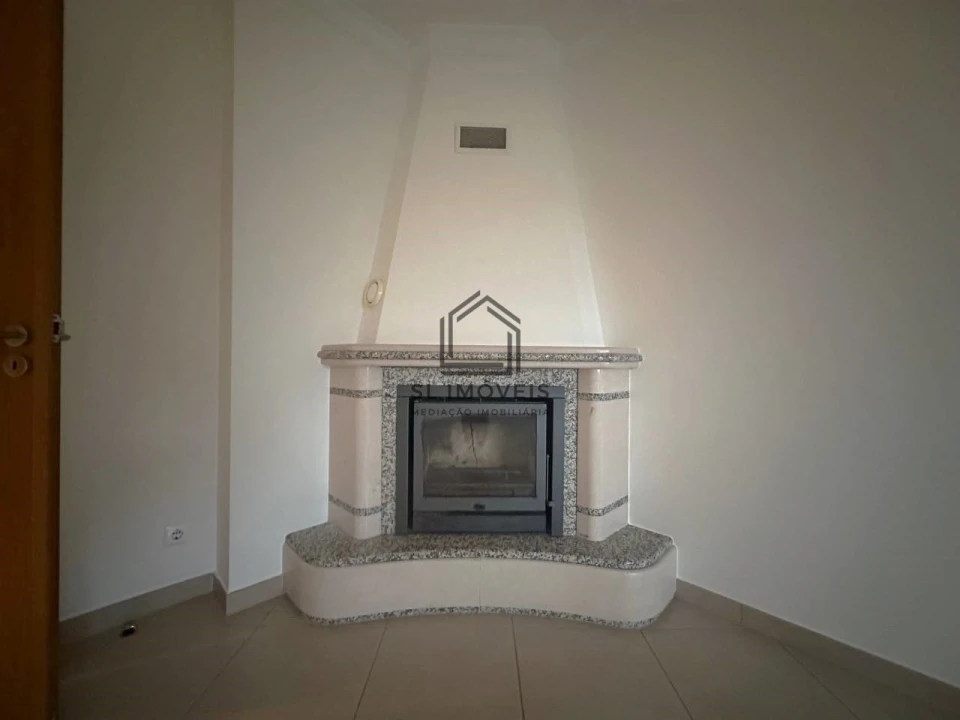 Apartamento T2 para Venda em Quinta do Conde Foto 16