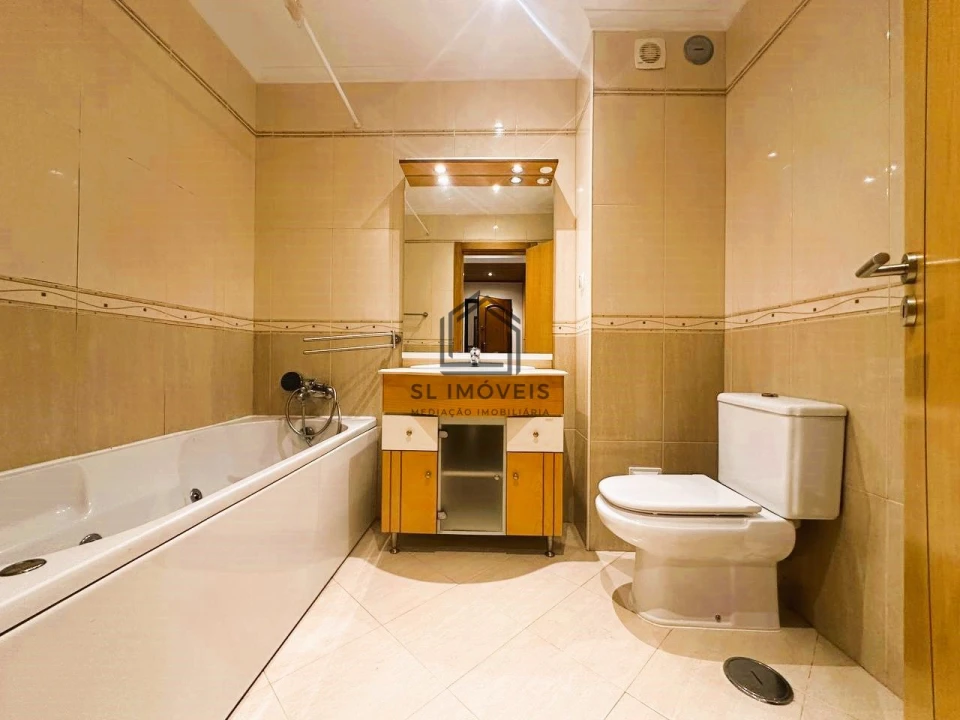 Apartamento T2 para Venda em Quinta do Conde Foto 22
