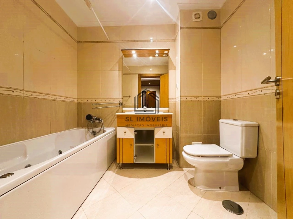 Apartamento T2 para Venda em Quinta do Conde Foto 23