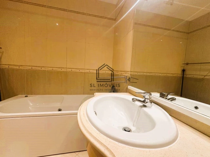 Apartamento T2 para Venda em Quinta do Conde Foto 20