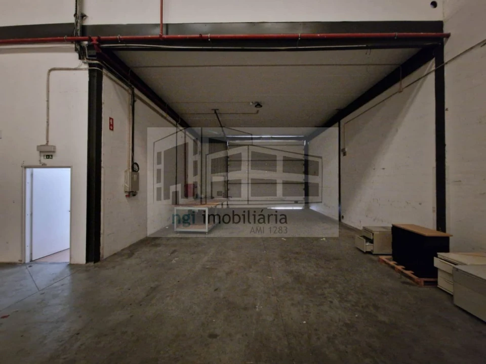 Loja para Arrendamento em Alverca do Ribatejo e Sobralinho Foto 2