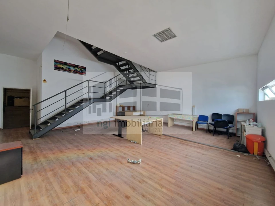 Loja para Arrendamento em Alverca do Ribatejo e Sobralinho Foto 8