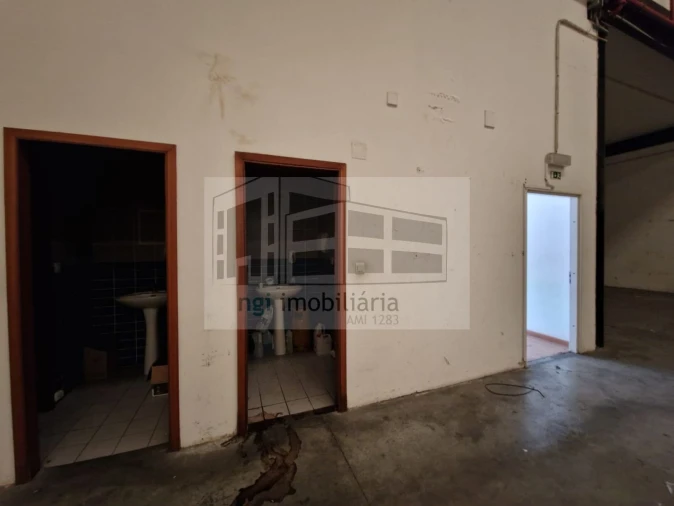 Loja para Arrendamento em Alverca do Ribatejo e Sobralinho Foto 7