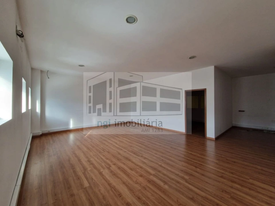 Loja para Arrendamento em Alverca do Ribatejo e Sobralinho Foto 11