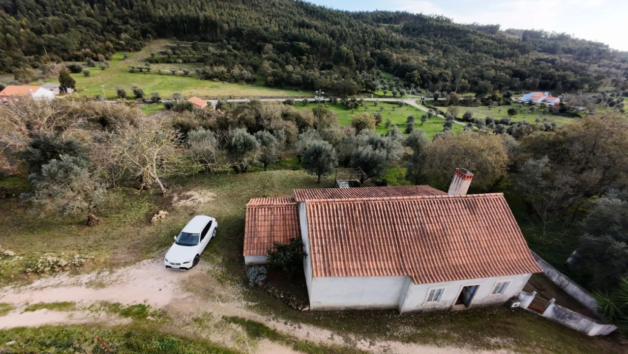 Moradia T2 para Venda em Areias e Pias Foto 1