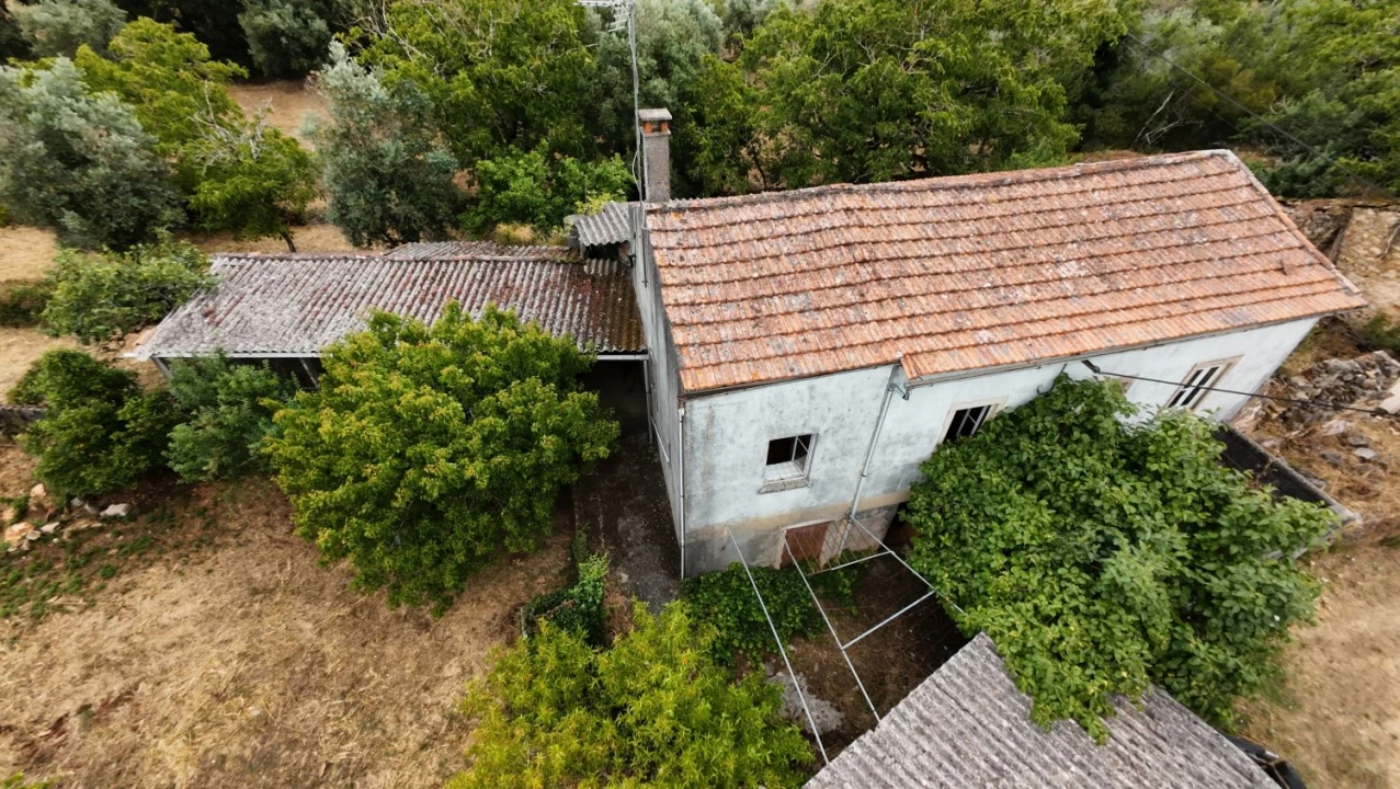 Moradia T2 para Venda em Chãos Foto 1