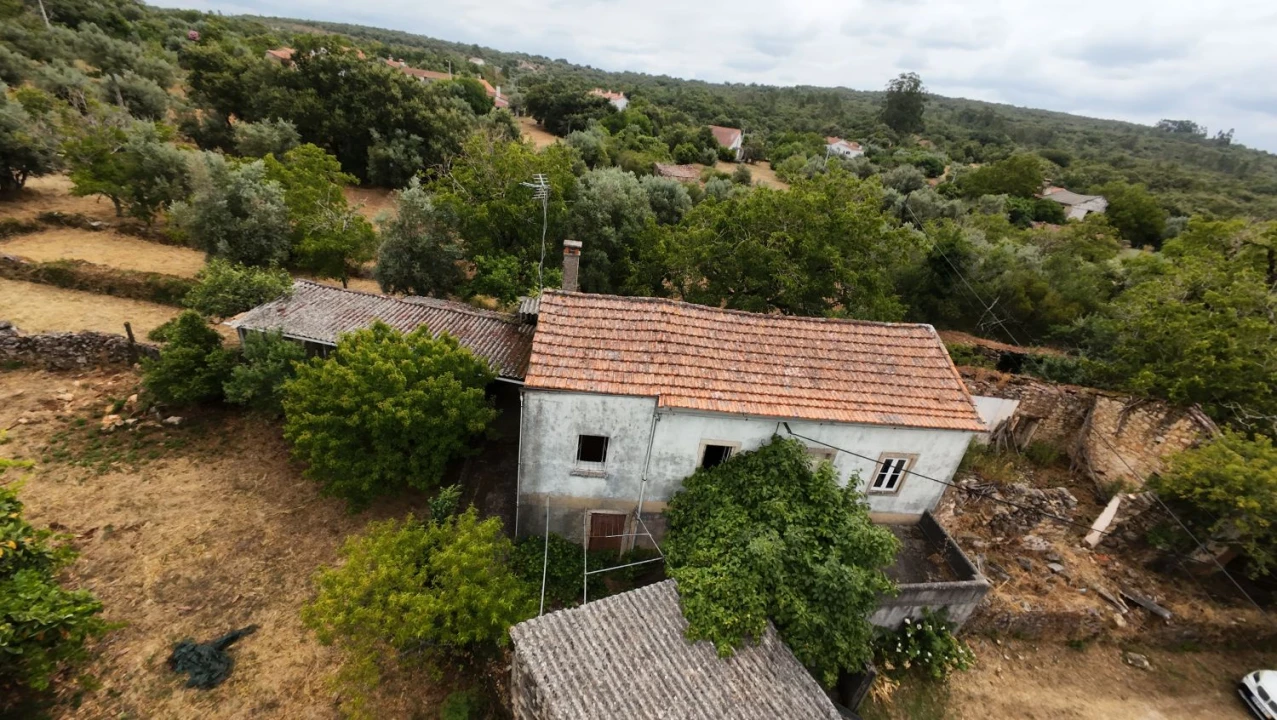 Moradia T2 para Venda em Chãos Foto 7