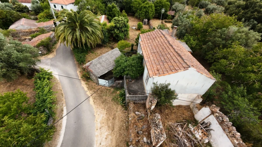 Moradia T2 para Venda em Chãos Foto 5