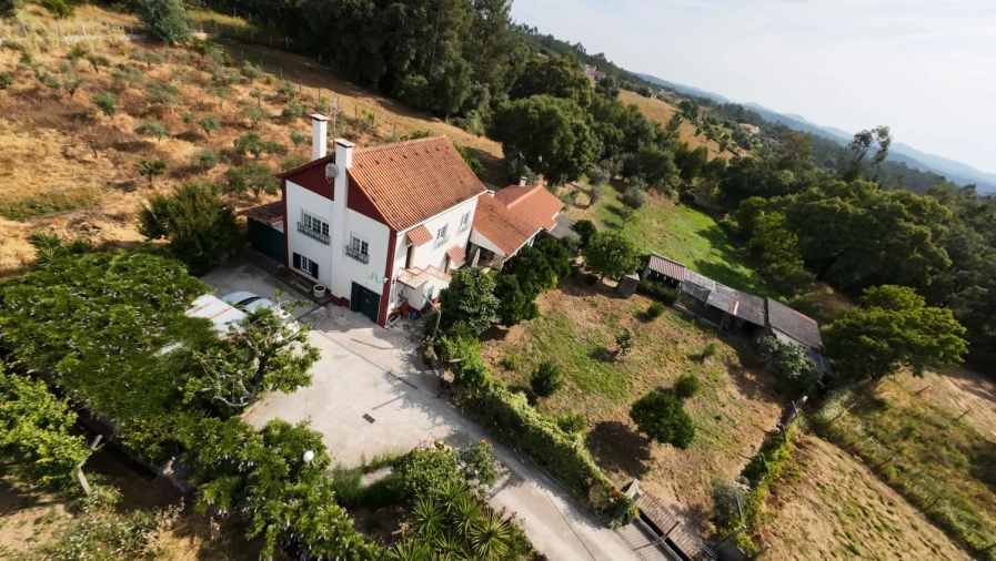 Moradia T4 para Venda em Olalhas Foto 3