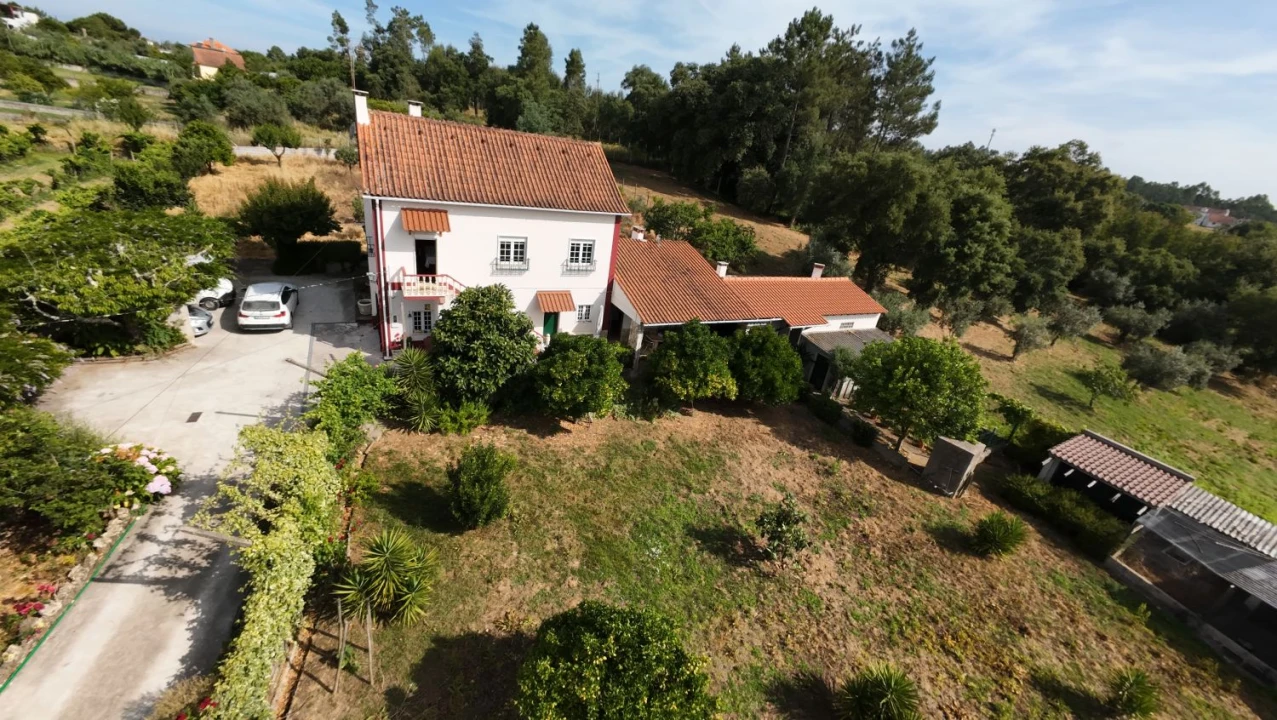 Moradia T4 para Venda em Olalhas Foto 1