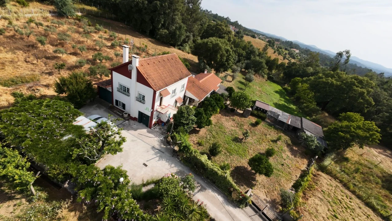 Moradia T4 para Venda em Olalhas Foto 3