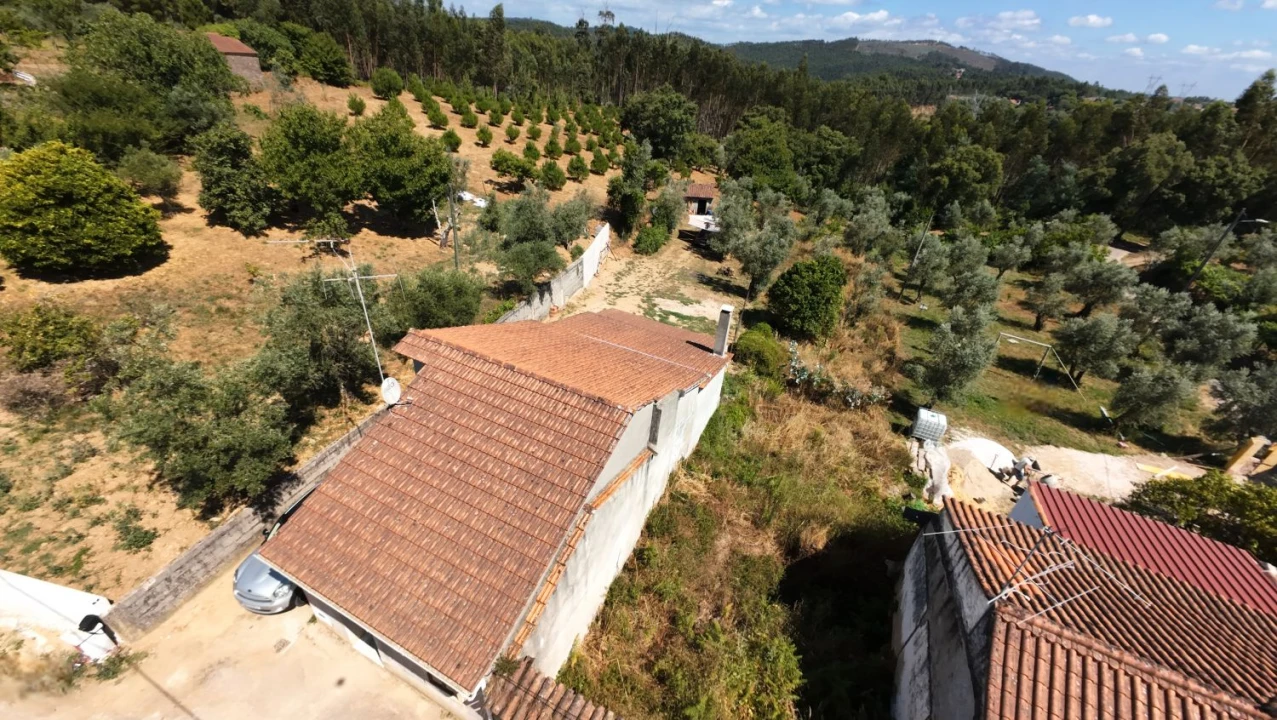 Moradia T2 para Venda em Aguas Belas Foto 3