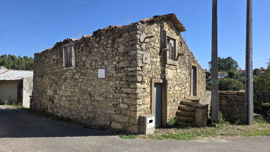 Moradia T3 para Venda em Casais e Alviobeira