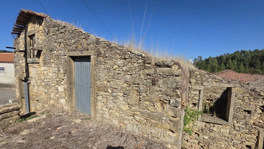 Moradia T3 para Venda em Casais e Alviobeira Foto 8