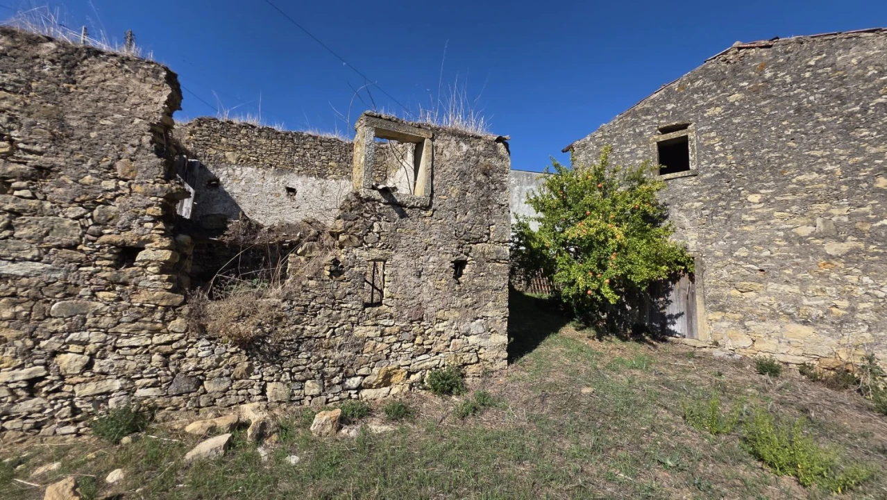 Moradia T3 para Venda em Casais e Alviobeira Foto 24