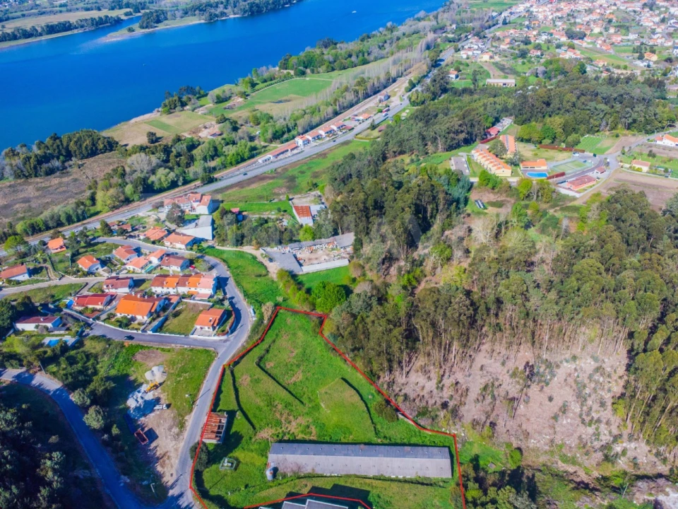 Armazém para Venda em Seixas Foto 1