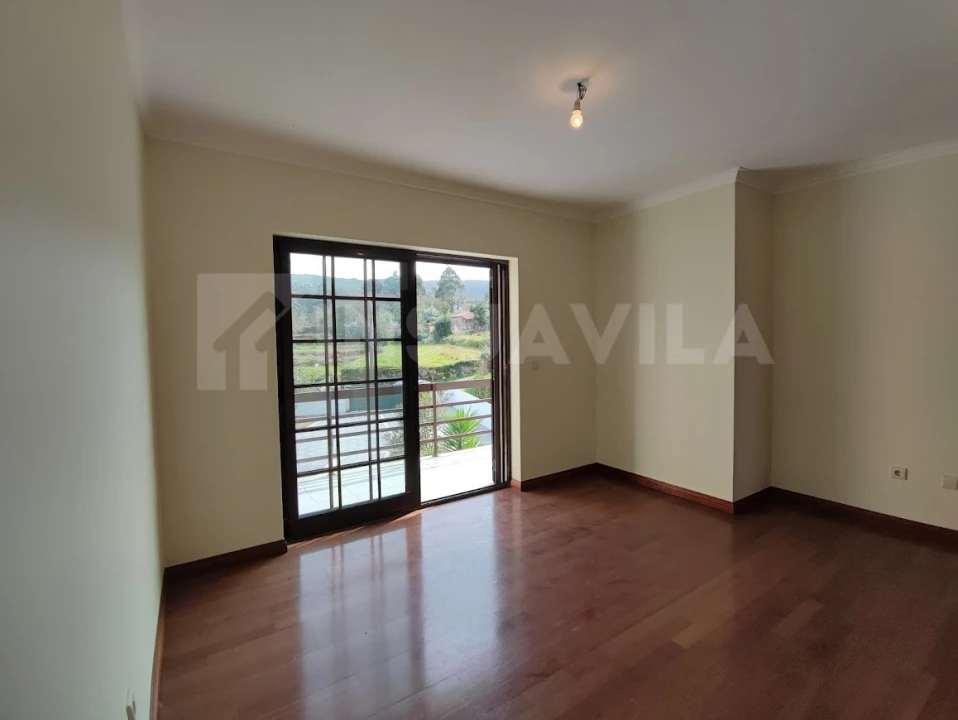 Moradia T4 para Venda em Sopo Foto 10