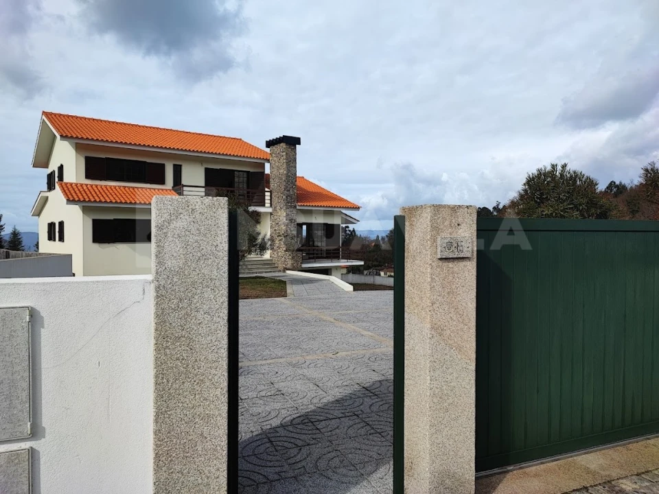 Moradia T4 para Venda em Sopo Foto 35