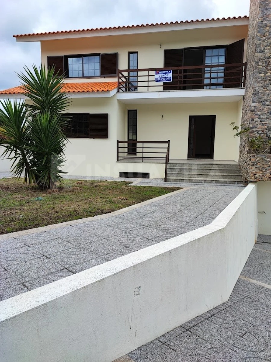 Moradia T4 para Venda em Sopo Foto 2