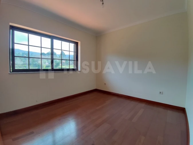 Moradia T4 para Venda em Sopo Foto 12