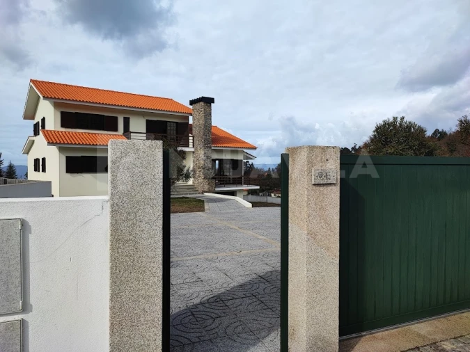 Moradia T4 para Venda em Sopo Foto 35