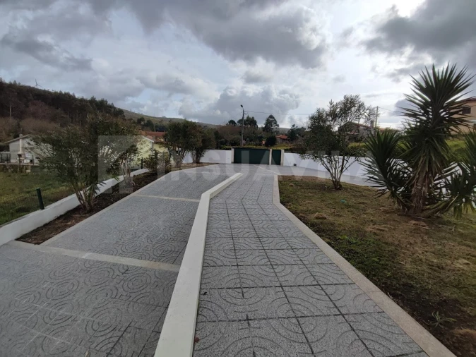 Moradia T4 para Venda em Sopo Foto 36