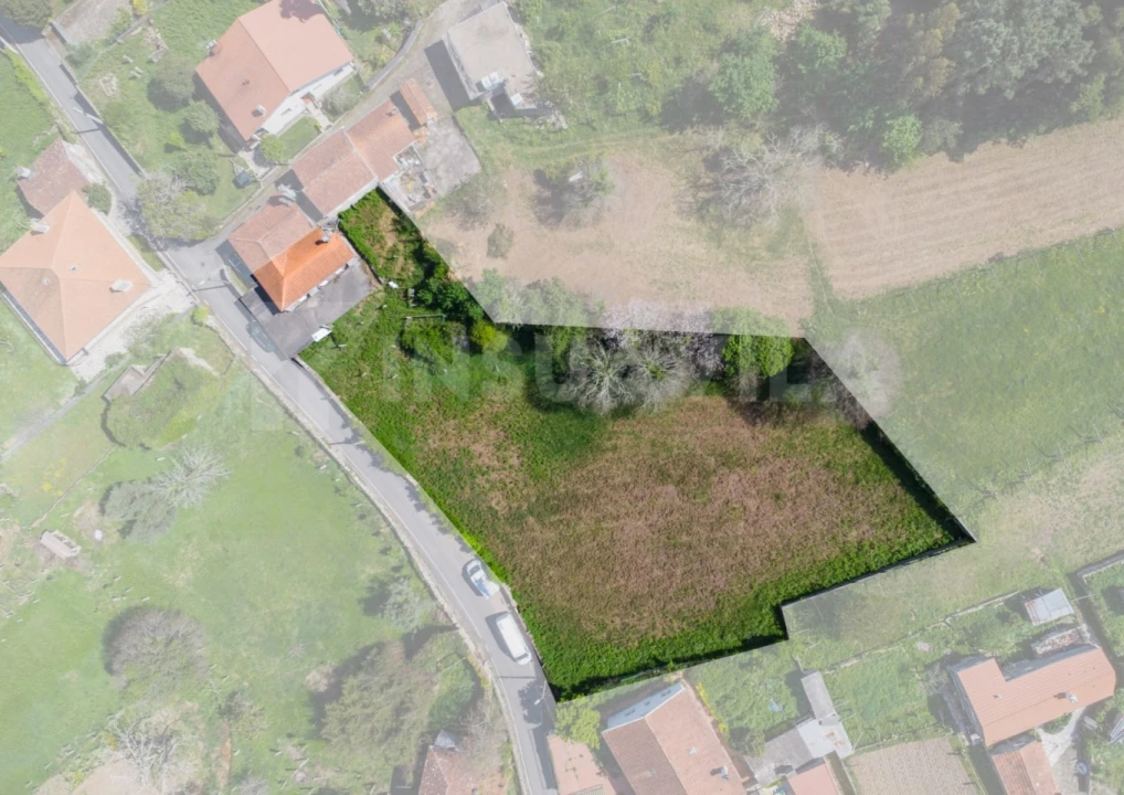 Moradia T2 para Venda em Gondarem Foto 2