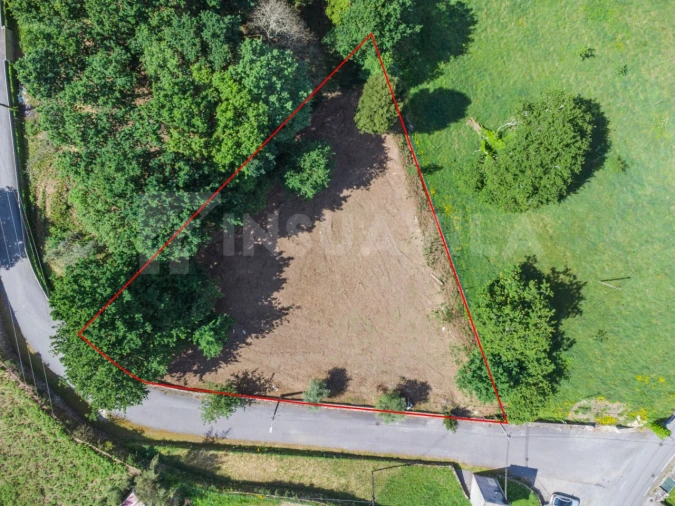 Terreno para Venda em Gondarem Foto 2