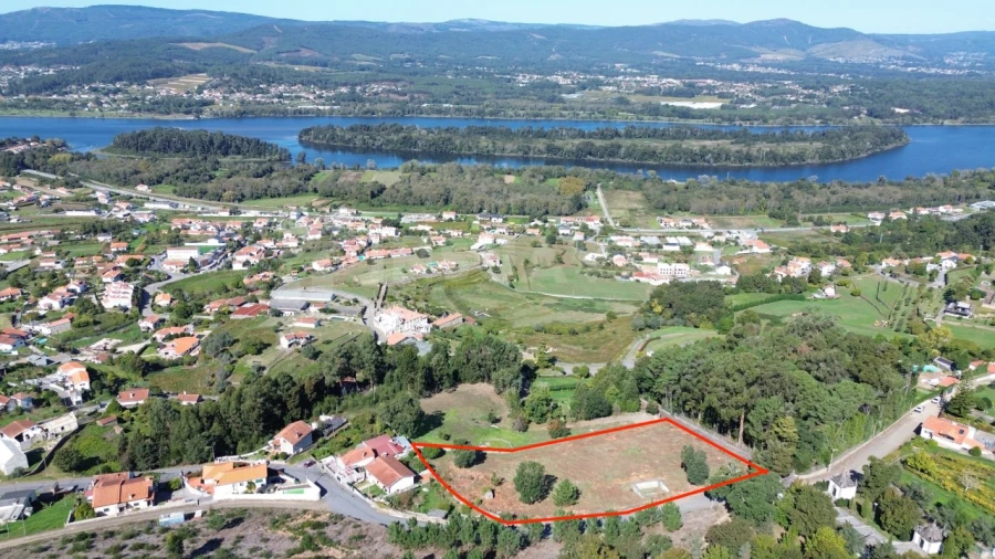 Terreno para Venda em Gondarem