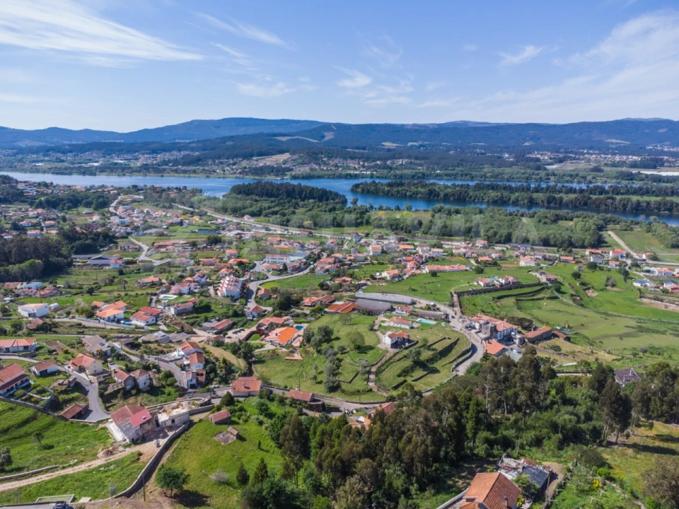 Terreno para Venda em Gondarem Foto 2