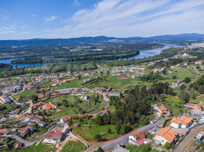 Terreno para Venda em Gondarem