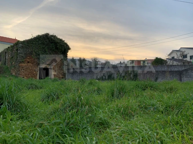 Moradia T2 para Venda em Venade e Azevedo